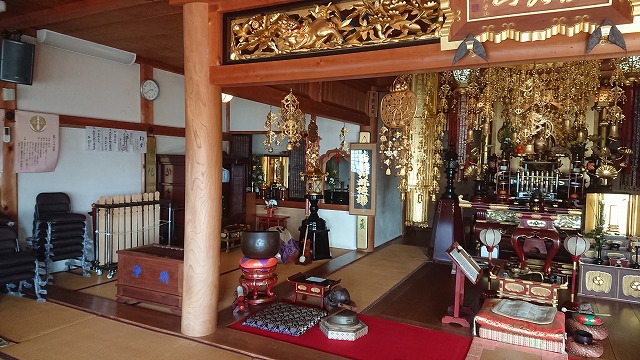 本堂内部2